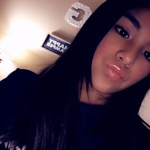 Meet your Posher, Abi